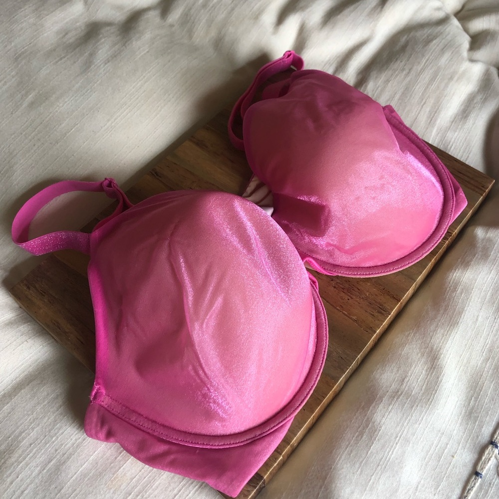 BRAND NEW victoria’s secret pink bra